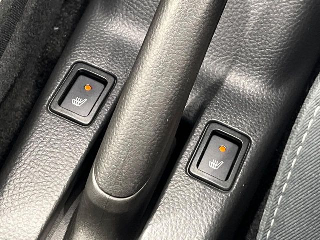 【シートヒーター】寒い日に重宝するシートヒーター!エアコンより早く温まってくれるので寒がりの人も安心ですね♪エアコンの温風は乾燥するから苦手、という方にもをおすすめです。