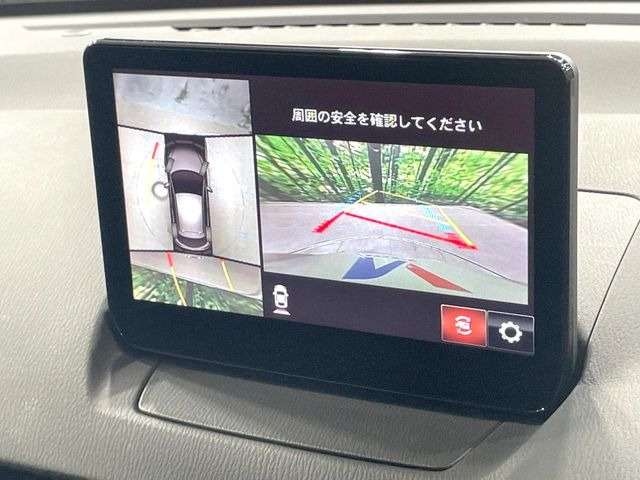 【360&deg;ビューモニター】専用のカメラにより、上から見下ろしたような視点で360度クルマの周囲を確認することができます☆死角部分も確認しやすく、狭い場所での切り返しや駐車もスムーズに行えます。