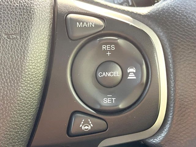 【アダプティブクルーズコントロール】高速道路での長距離走行が楽に!!自動で速度を保つクルーズコントロールが、衝突軽減システムと連携し、前方の車両を感知して車間を保つように速度調節してくれます!!