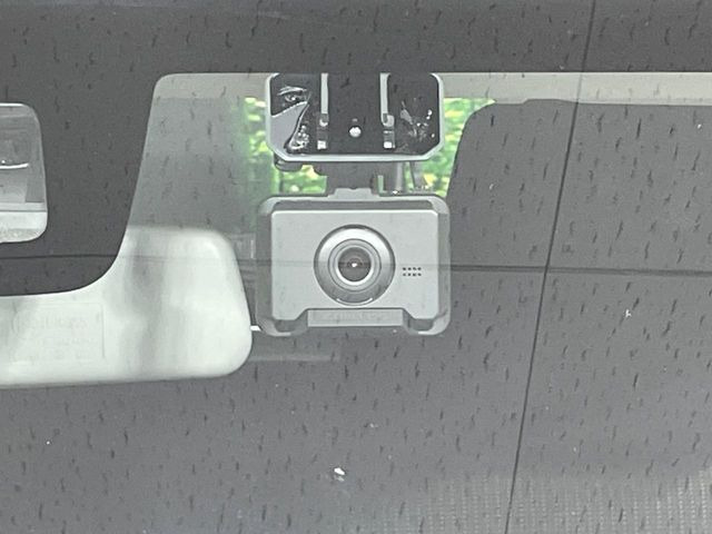 【ドライブレコーダー】ドライブレコーダー装備!走行中はもちろん、あおり運転や事故に遭遇した際、映像で記録し、万一のリスクに備えます。※記録用SDカードはお客様ご自身でご準備いただく必要があります。