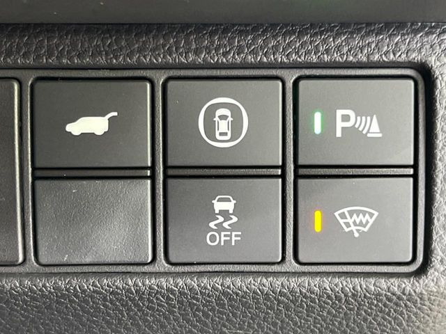 【パワーバックドア】スマートキーや運転席のボタンを押すだけでリアゲートが自動で開閉します!荷物を持っている時や、高い位置にあるバックドアを閉める際に便利な機能です♪