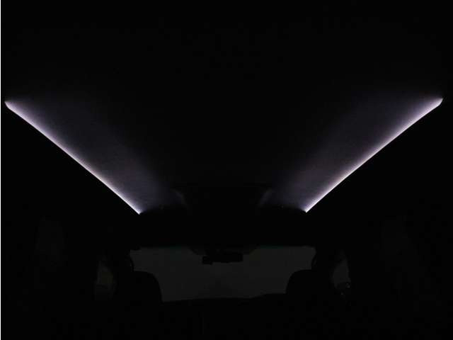 夜間に室内を照らしてくれるルームライトです♪♪