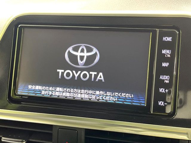 【純正9型ナビ】人気の純正ナビを装備。オーディオ機能も充実しており、Bluetooth接続すればお持ちのスマホやMP3プレイヤーの音楽を再生可能!毎日の運転がさらに楽しくなります!!
