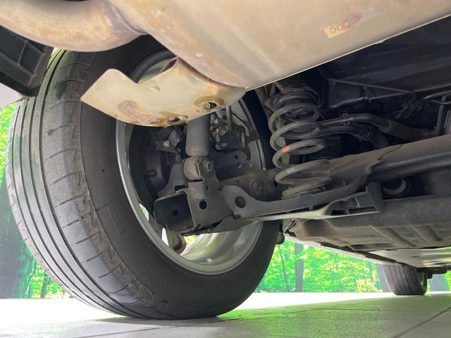 お車を安心してお乗りいただく為には、足回りの定期点検が欠かせません。サービスサポート(有償保証)では無料点検もご提供しており、安心のカーライフをお過ごしいただけるサポート体制が整っています。