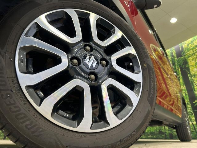 �y����15�C���`�A���~�z�C�[���z�O�ςɃ}�b�`���������A���~�z�C�[���𑕒����Ă���܂��B�e��ЊO�A���~�z�C�[����A�X�^�b�h���X�^�C�����戵�����Ă���܂��B���񂲑��k����������