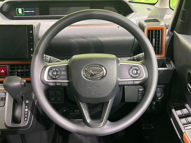 【ステアリングスイッチ】運転中、前方から目線をそらすことなく、オーディオ等の操作が可能な便利機能!安心&快適なドライブを演出してくれます♪