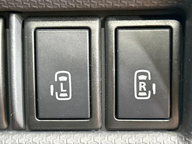 【両側パワースライドドア】スマートキーや運転席のスイッチで後席両側スライドドアの開閉が可能♪電動だから力を入れてドアを開ける必要が無く、小さなお子様でも簡単に開け閉めでき快適です♪