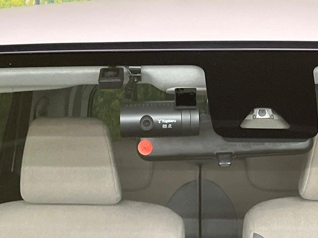 【ドライブレコーダー】ドライブレコーダー装備!走行中はもちろん、あおり運転や事故に遭遇した際、映像で記録し、万一のリスクに備えます。※記録用SDカードはお客様ご自身でご準備いただく必要があります。