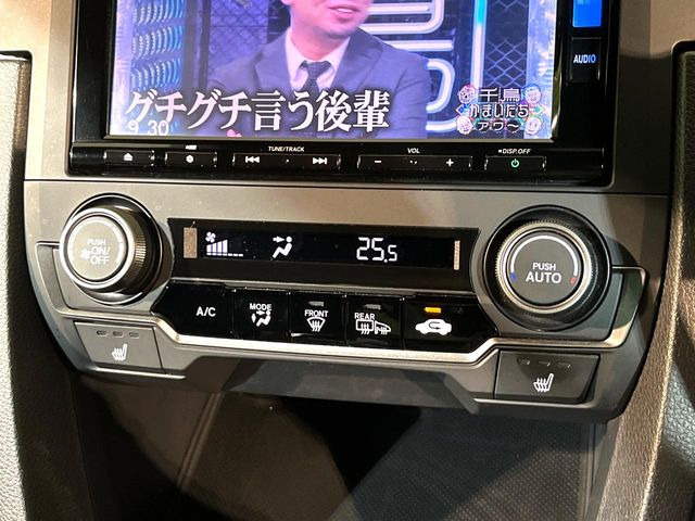 【シートヒーター】寒い日に重宝するシートヒーター!エアコンより早く温まってくれるので寒がりの人も安心ですね♪エアコンの温風は乾燥するから苦手、という方にもをおすすめです。