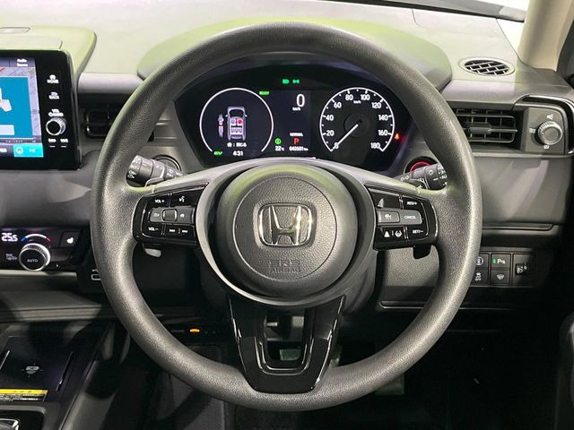 【アダプティブクルーズコントロール】高速道路での長距離走行が楽に!!自動で速度を保つクルーズコントロールが、衝突軽減システムと連携し、前方の車両を感知して車間を保つように速度調節してくれます!!