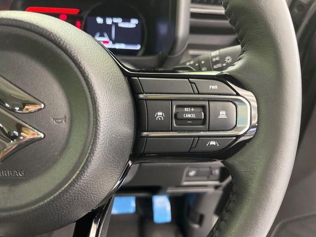 【アダプティブクルーズコントロール】高速道路での長距離走行が楽に!!自動で速度を保つクルーズコントロールが、衝突軽減システムと連携し、前方の車両を感知して車間を保つように速度調節してくれます!!