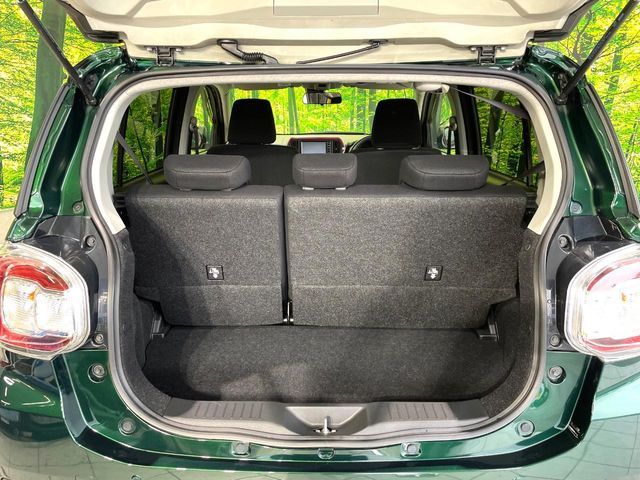 普段のお買い物や通勤、送迎等に十分な荷室スペースを確保しております。セカンドシートを倒すと、大きな荷物の積載も可能です♪