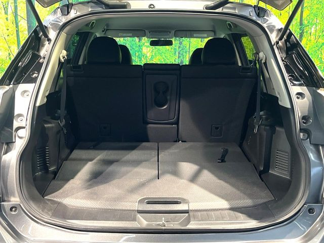 普段のお買い物や通勤、送迎等に十分な荷室スペースを確保しております。