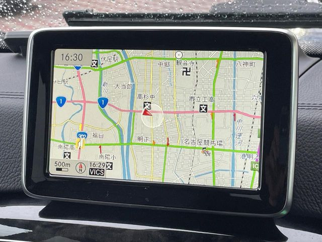 ●純正ナビ:一体感のあるナビは、高級感ある車内を演出してくれます。オーディオ機能も充実しておりますので、運転もより楽しめます♪