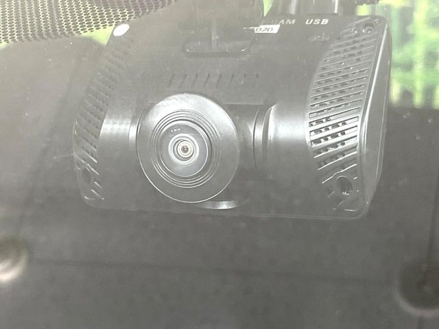 【ドライブレコーダー】ドライブレコーダー装備!走行中はもちろん、あおり運転や事故に遭遇した際、映像で記録し、万一のリスクに備えます。※記録用SDカードはお客様ご自身でご準備いただく必要があります。