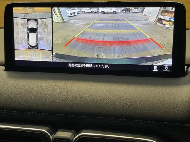 【360&deg;ビューモニター】専用のカメラにより、上から見下ろしたような視点で360度クルマの周囲を確認することができます☆死角部分も確認しやすく、狭い場所での切り返しや駐車もスムーズに行えます。
