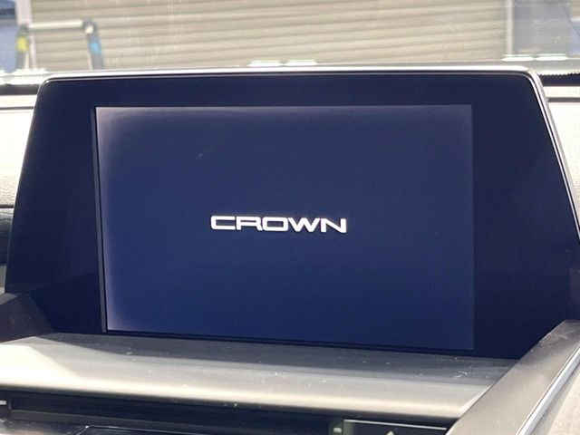 【メーカー純正ナビ】インテリアに溶け込むスタイリッシュな「専用設計」メーカーナビを装備♪視認性や操作性など基本性能にも優れ、より上質なカーライフをお楽しみいただけます。