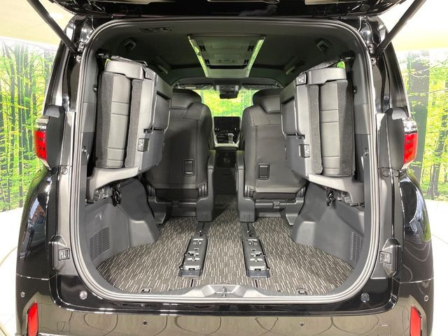 【パワーバックドア】スマートキーや運転席のボタンを押すだけでリアゲートが自動で開閉します!荷物を持っている時や、高い位置にあるバックドアを閉める際に便利な機能です♪