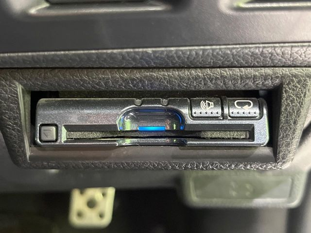 【ETC】高速道路の料金所をストレスなく通過!話題のスポットやサービスエリアに多い「スマートIC」利用時は必須のアイテムです。当店でセットアップを実施、ご納車当日からすぐにご利用いただけます!