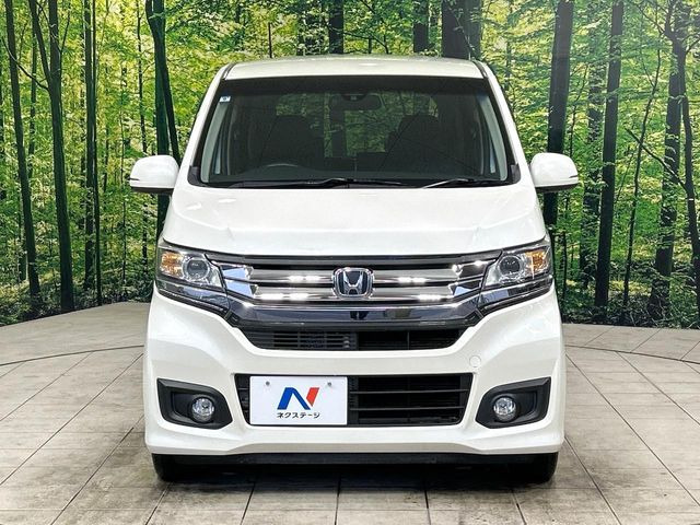 弊社では、全車『修復歴なし』のお車のみ取り扱っております。専任バイヤーによる厳選した仕入れの後、入庫後の車両チェックを行い、ネクステージが認定した高品質な中古車をご提供しております。