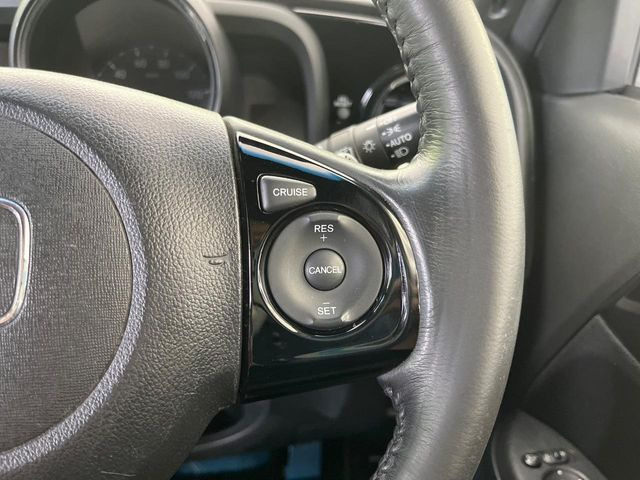 【クルーズコントロール】高速道路もラクラク走行。アクセルを離しても一定速度で走行ができ、長距離運転時の負担を軽減!加速・減速も簡単なスイッチ操作で調整できます。