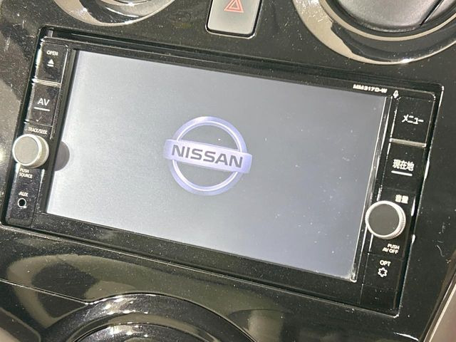 【純正ナビ】人気の純正ナビを装備。オーディオ機能も充実しており、Bluetooth接続すればお持ちのスマホやMP3プレイヤーの音楽を再生可能!毎日の運転がさらに楽しくなります!!