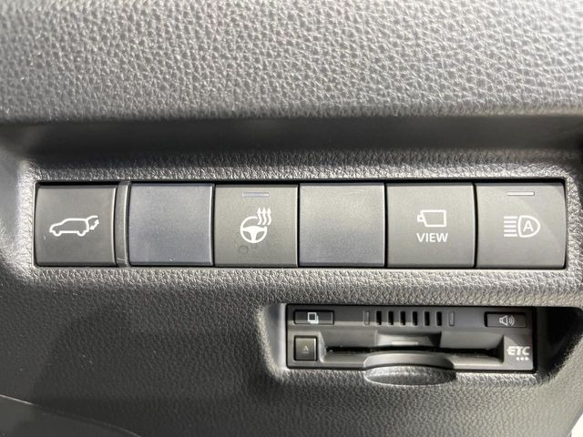 【パワーバックドア】スマートキーや運転席のボタンを押すだけでリアゲートが自動で開閉します!荷物を持っている時や、高い位置にあるバックドアを閉める際に便利な機能です♪
