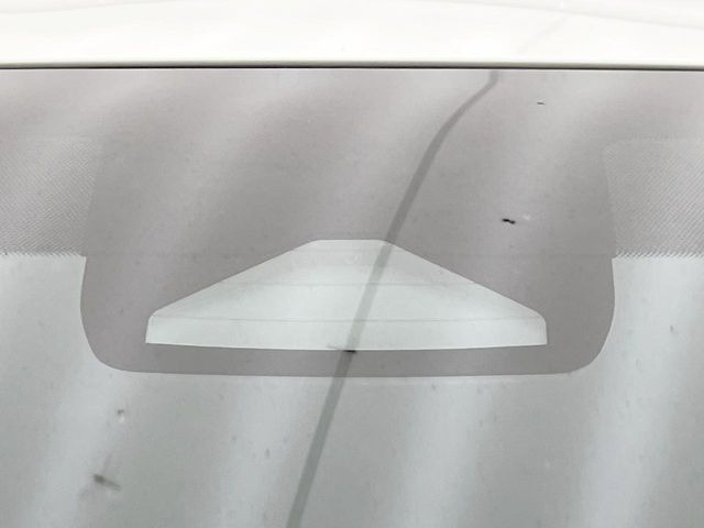 【トヨタセーフティセンス】走行中に前方の車両等を認識し、衝突しそうな時は警報とブレーキで衝突回避と被害軽減をアシスト。より安全にドライブをお楽しみいただけます。