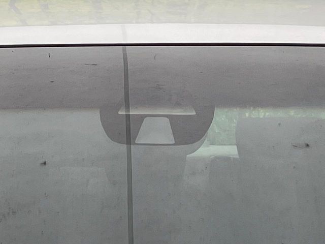 【シティブレーキアクティブシステム】低速走行中に前方の車両等を認識し、衝突しそうな時は警報とブレーキで衝突回避と被害軽減をアシスト。より安全にドライブをお楽しみいただけます。