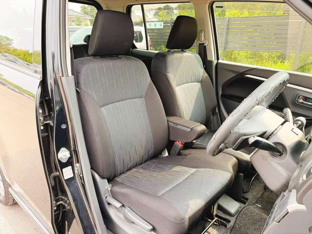 お客様のご予算帯に合わせたお車を常時100台以上取り揃えています!当社のスタッフがお客様のお車選びをしっかりサポートしご提案させていただきます!