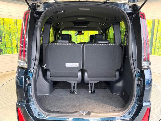 普段のお買い物や通勤、送迎等に十分な荷室スペースを確保しております。セカンドシートを倒すと、大きな荷物の積載も可能です♪