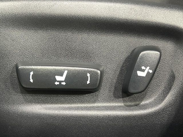 【パワーシート】スイッチ一つで簡単にシートの微調整が可能!電動だから力もいりません!快適なシートポジションにセットして、快適なドライブをお楽しみください。