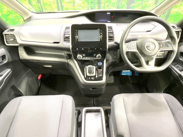 セレナ1.2 e-POWER XV