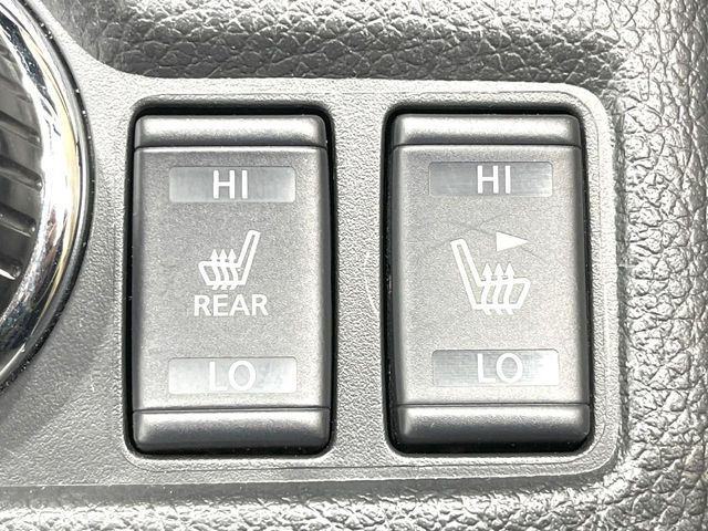【シートヒーター】寒い日に重宝するシートヒーター!エアコンより早く温まってくれるので寒がりの人も安心ですね♪エアコンの温風は乾燥するから苦手、という方にもをおすすめです。