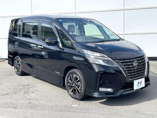 大好評を頂いておりますボディの弾スプラッシュコートも好評受付中。通常のガラスコートと異なる、耐久年数6年の無機質ガラスコーティングが、ボディをキレイな状態に保ってくれます。