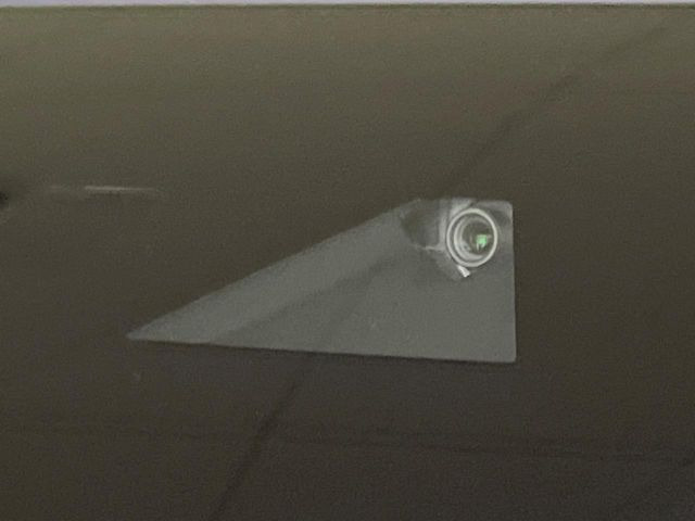 【i-ACTIVESENSE】走行中に前方の車両等を認識し、衝突しそうな時は警報とブレーキで衝突回避と被害軽減をアシスト。より安全にドライブをお楽しみいただけます。