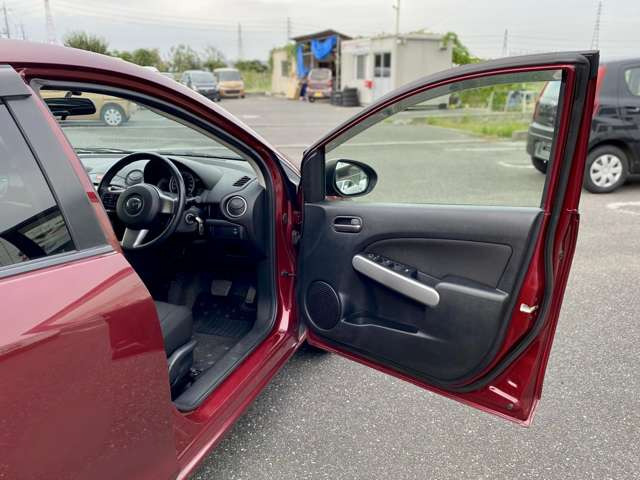 いつでも綺麗な状態をお客様に見て頂けるよう全車クリーニングを行っております!