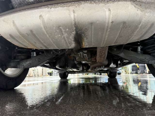 気になるお車がありましたら右の電話番号から直接お店にお問い合わせください。支払方法から車両情報、状態までなんでもご説明させて頂きます。スタッフ一同ご連絡お待ちしております。