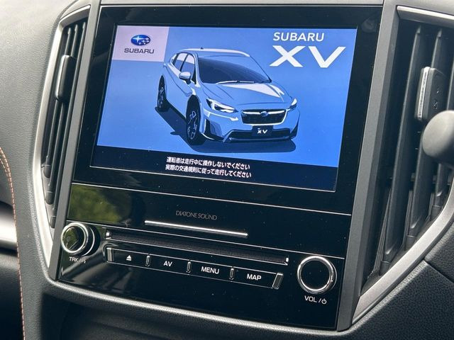 【メーカー純正ナビ】インテリアに溶け込むスタイリッシュな「専用設計」メーカーナビを装備♪視認性や操作性など基本性能にも優れ、より上質なカーライフをお楽しみいただけます。