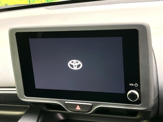 �y8�C���` �f�B�X�v���C�I�[�f�B�I�z���ʂ̃f�B�X�v���C��AppleCarPlay��AndroidAuto�����p�\�B�傫�ȉ�ʂŃX�}�z�i�r�A�v���������p���������܂���