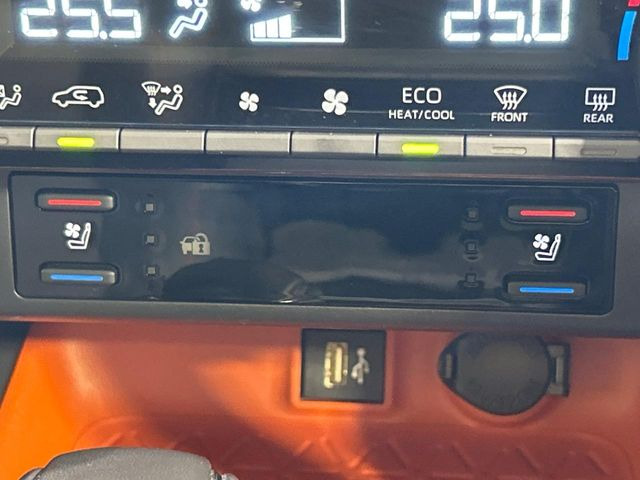 【シートヒーター&ベンチレーション】夏場は涼しい風でお尻や背中の熱やムレを防ぎ、冬はエアコンよりも早く温まってポカポカに!季節を問わず快適に過ごせます。