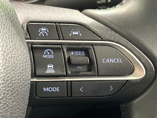 【レーダークルーズコントロール】高速道路での長距離走行が楽に!!自動で速度を保つクルーズコントロールが、衝突軽減システムと連携し、前方の車両を感知して車間を保つように速度調節してくれます!!