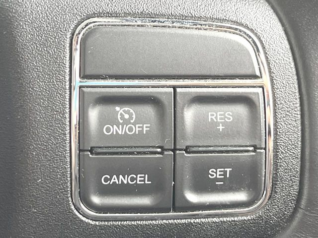 ●オートクルーズコントロール:高速道路や自動車専用道路等にて、定速巡航が可能となる便利な機能です。長距離移動の際でも疲れにくく便利にお使いいただけます♪