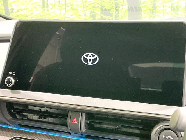 【12.3インチワイドナビ】高級感とインパクトのある大型ワイドナビを装備。各種オーディオ操作はもちろん、横長ワイド画面でのマップ2分割表示など、利便性も高いナビです♪