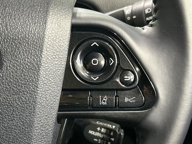 【レーダークルーズコントロール】高速道路での長距離走行が楽に!!自動で速度を保つクルーズコントロールが、衝突軽減システムと連携し、前方の車両を感知して車間を保つように速度調節してくれます!!