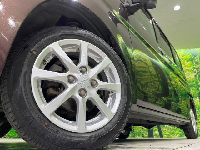 【純正14インチアルミホイール】外観にマッチした純正アルミホイールを装着しております。各種社外アルミホイールや、スタッドレスタイヤも取扱いしております。是非ご相談ください♪