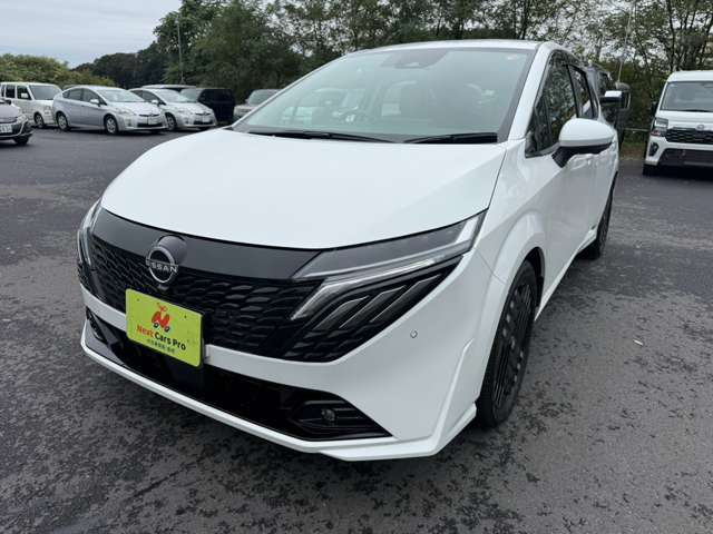 数ある中から当店のお車をご覧いただき誠にありがとうございます。当店在庫は外装、内装クリーニング後に展示し、併せて事故修復歴の有無、メーター改ざん歴の有無も第三者機関による検査を全台実施しております。