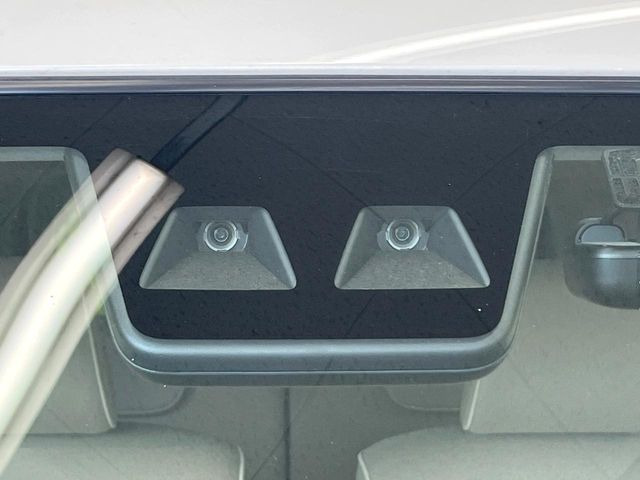 【スマートアシスト?】走行中に前方の車両等を認識し、衝突しそうな時は警報とブレーキで衝突回避と被害軽減をアシスト。より安全にドライブをお楽しみいただけます。