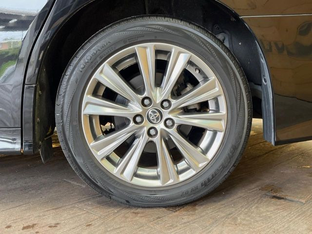 �y����18�C���`�A���~�z�C�[���z�O�ςɃ}�b�`���������A���~�z�C�[���𑕒����Ă���܂��B�e��ЊO�A���~�z�C�[����A�X�^�b�h���X�^�C�����戵�����Ă���܂��B���񂲑��k����������