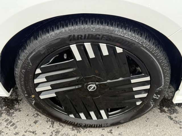 気になるお車がありましたら右の電話番号から直接お店にお問い合わせください。支払方法から車両情報、状態までなんでもご説明させて頂きます。スタッフ一同ご連絡お待ちしております。